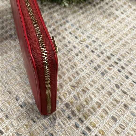 Fossil Zip Around Wallet Red Leather - Picture 12 of 12